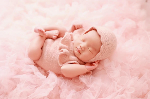 临邑宝宝吃手是饿了吗